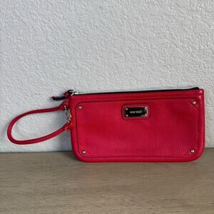Nine West Poppy‎ Red Wristlet